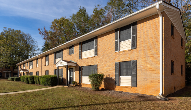exterior at Pine Lake Village located in Spartanburg, SC